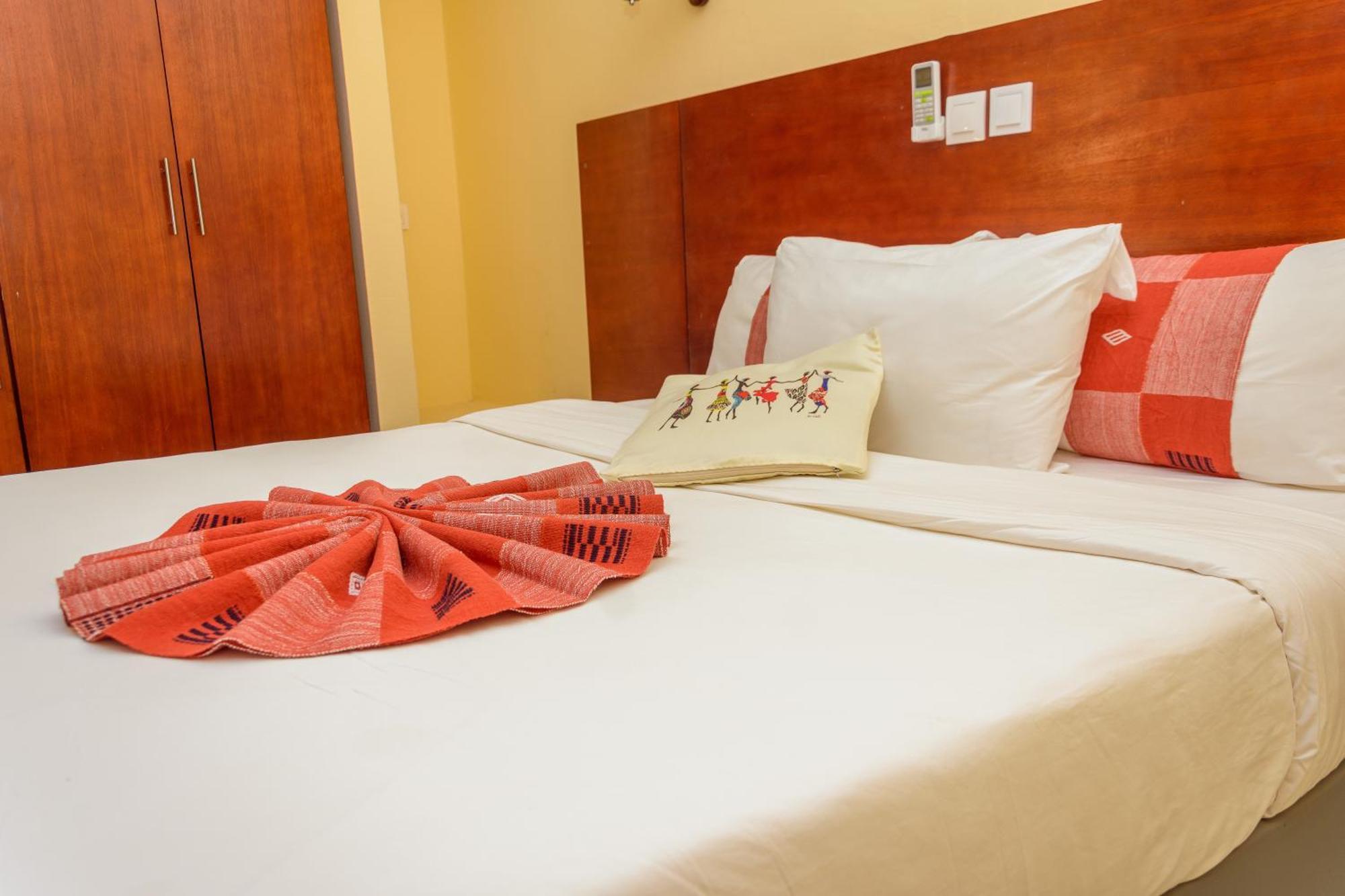 Hotel La Rose Blanche Корого Экстерьер фото