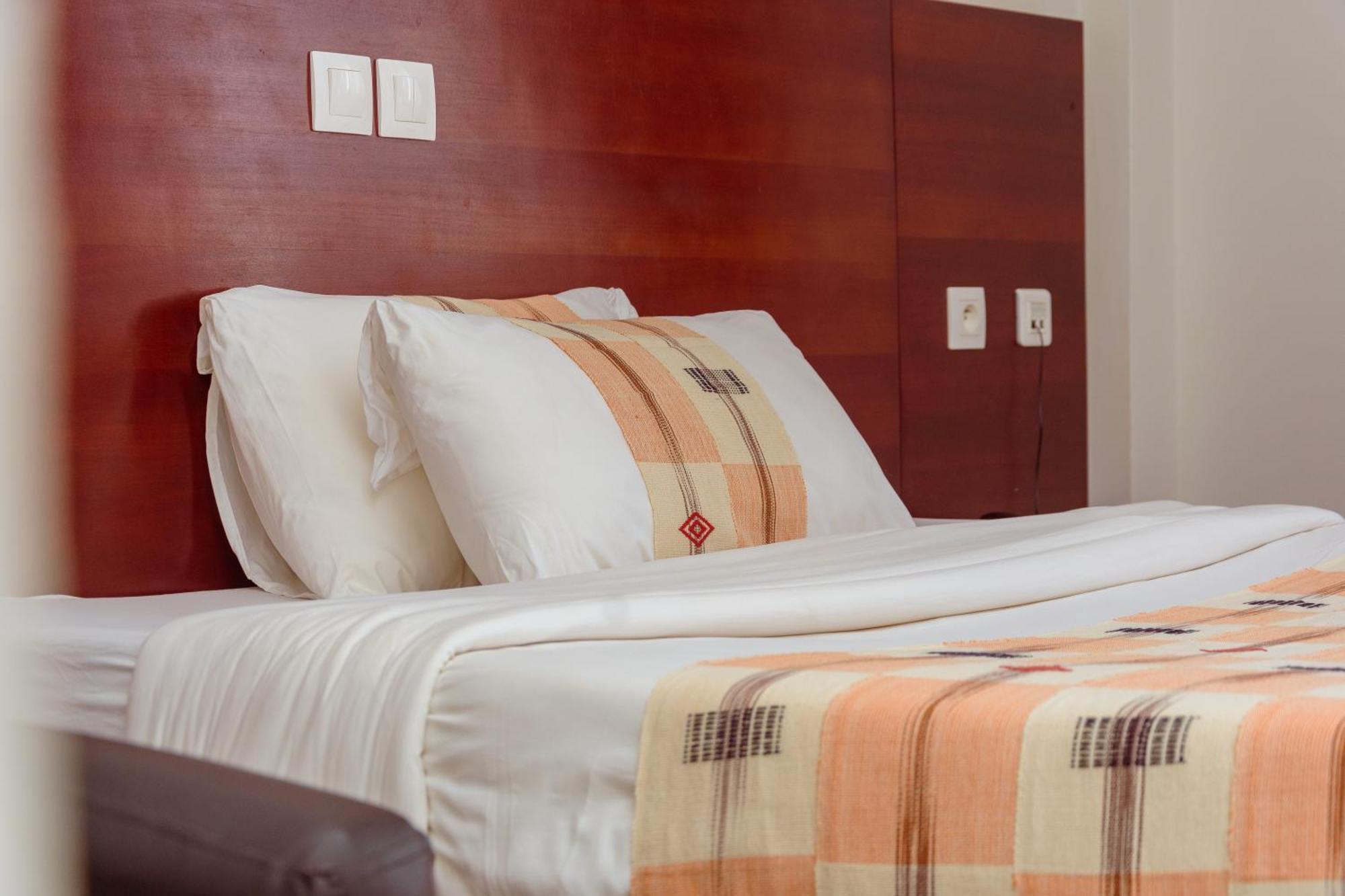 Hotel La Rose Blanche Корого Экстерьер фото