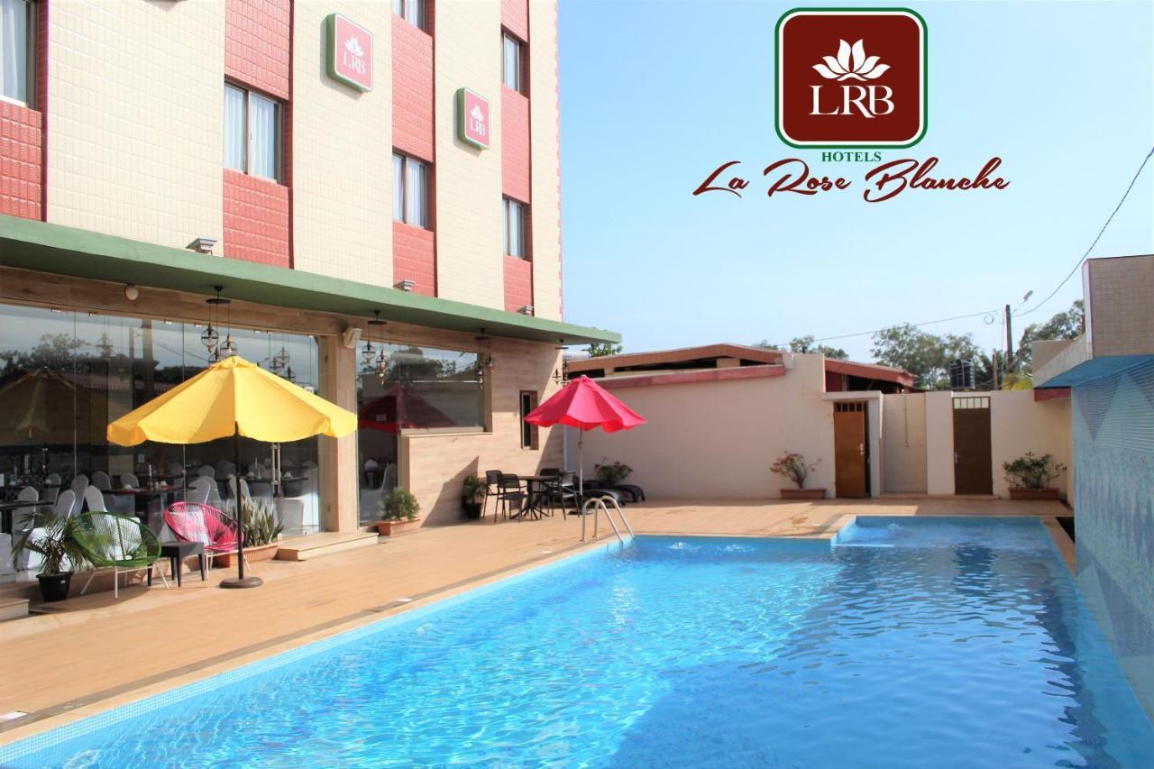 Hotel La Rose Blanche Корого Экстерьер фото